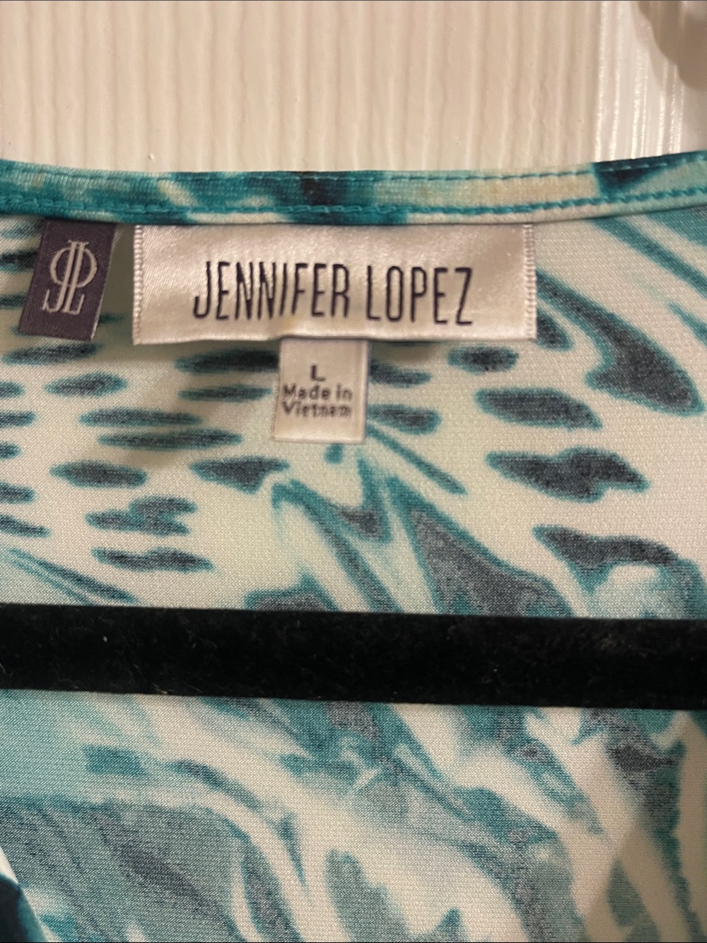 Jennifer Lopez Teal and White Abstract Surplice Top - Picture 2 of 5